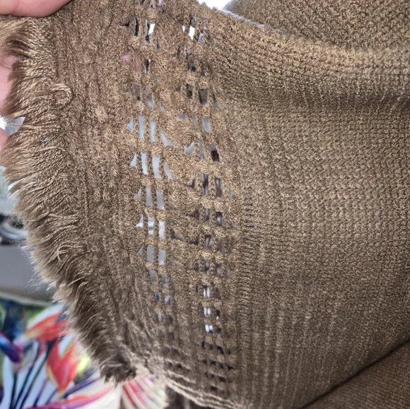 New! Beach Cover up Pullover Shawl - Picture 5 of 7